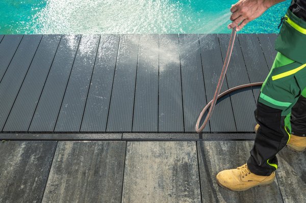 Comment choisir et installer une terrasse en composite ?